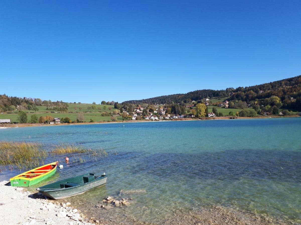 Le Charme Des 2 Lacs Malbuisson Buitenkant foto